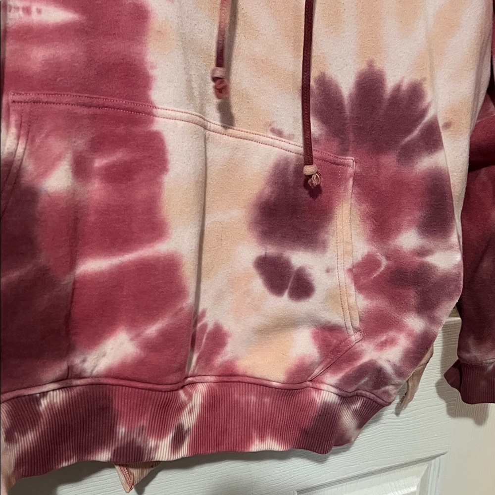American Eagle Soft Jegging Fit Top in Deep Red Tye - dye ! - Picture 5 of 6